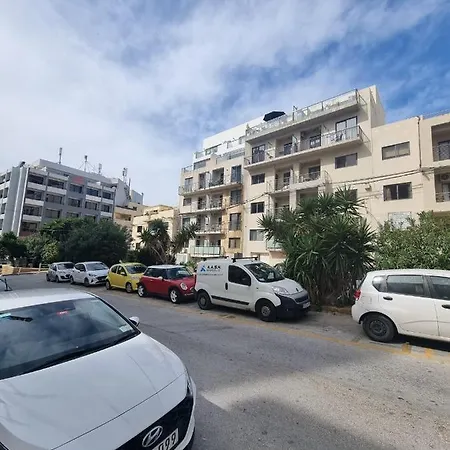 Korzo Paceville San Julián